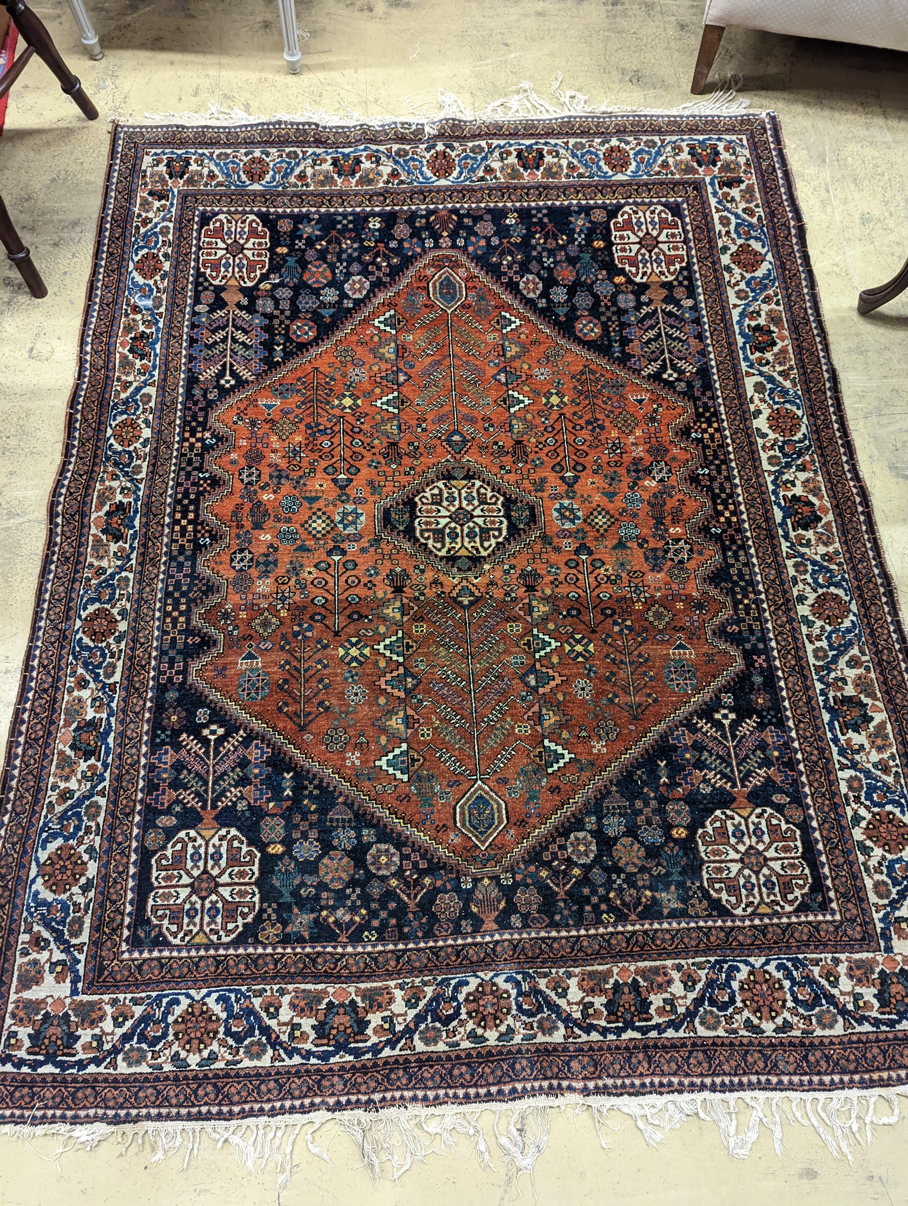 An Abadeh Persian rug, 200 x 157cm